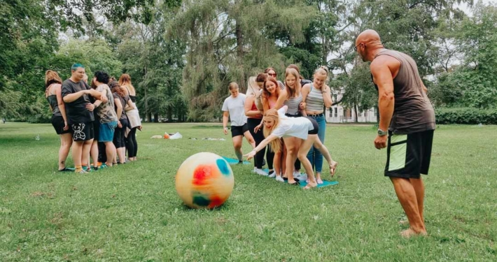 Erzieher bekommen Einführung in dei Erlebnispädagogik