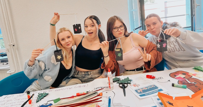 Auszubildenden Kinderpfleger planen Feiern und Feste